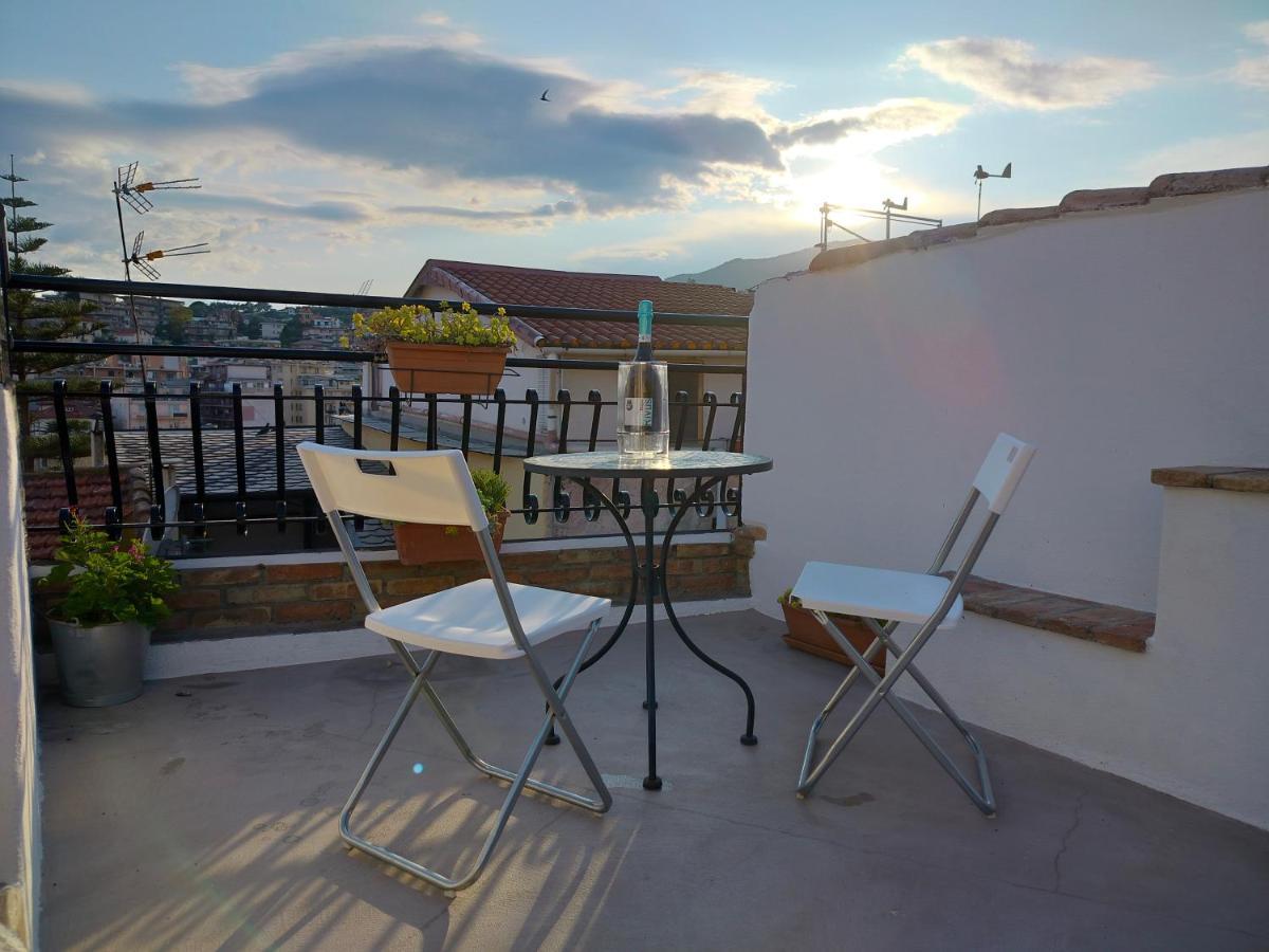 Attico Romantico Con Terrazza - Palm Street, 104 - Free Wifi